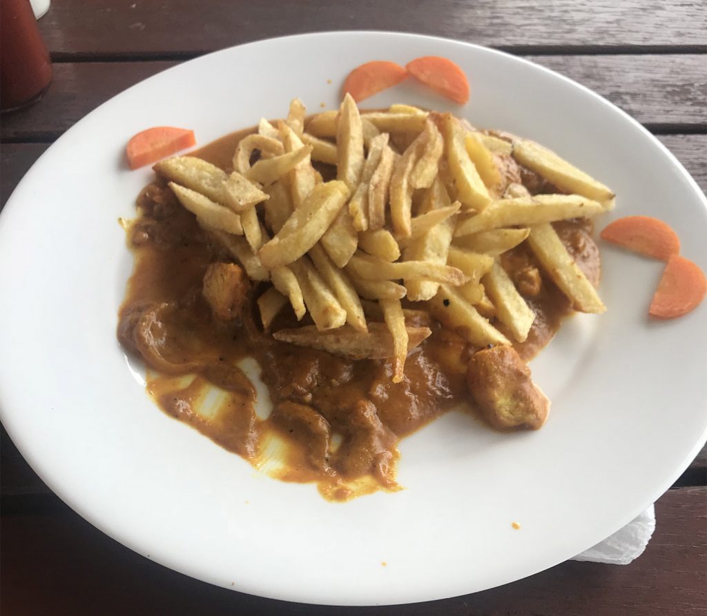 jedlo v restauracii na plazi